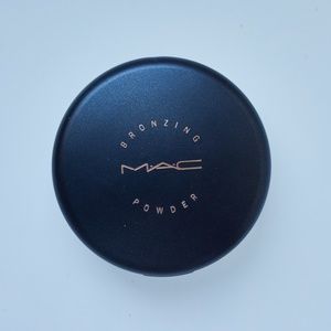 M.A.C Bronzing Powder in "Refined Golden"